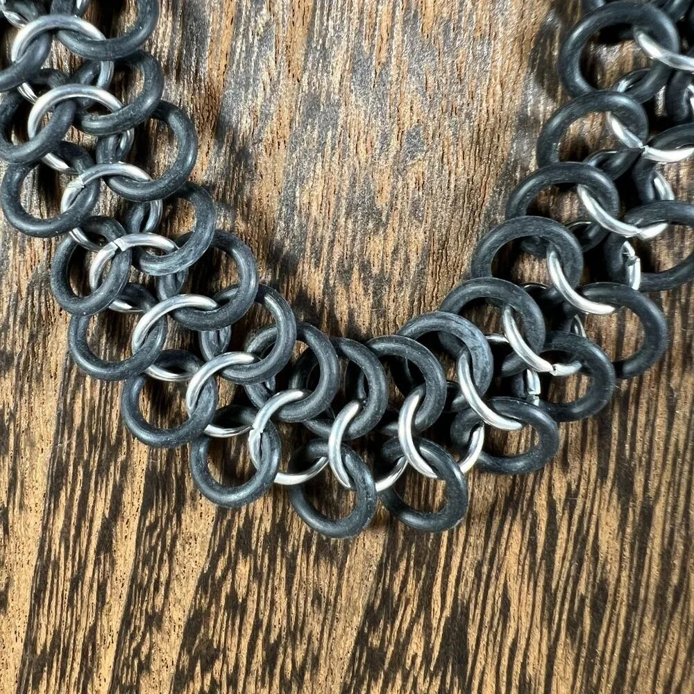 Stretchy Chainmaille Necklace Black & Silver Handmade Lightweight Modern Jewelry - Picture 3 of 3